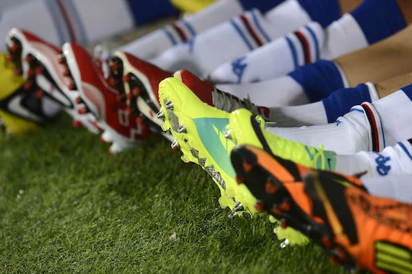 sampdoria retrocessa in c volo dirottato a milano per evitare la contestazione dei tifosi sky da Ilnapolista.it sampdoria retrocessa in c volo dirottato a milano per evitare la contestazione dei tifosi sky