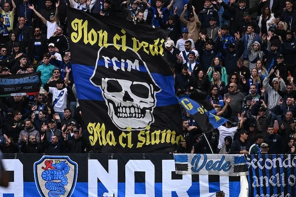 Senza gli ultras i tifosi dell’Inter sventolavano bandierine tipo una festa di piazza (Giornale)