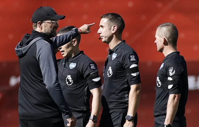 arbitro Coote Klopp arbitri