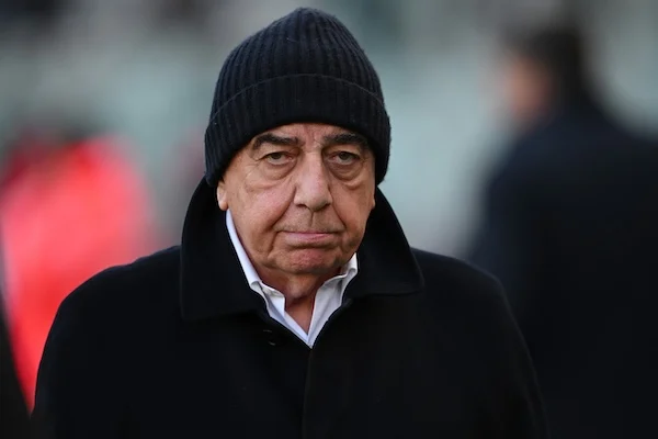 Se retrocedi dalla Serie A alla B ti tagliano lo stipendio del 25%, in automatico Se retrocedi dalla Serie A alla B ti tagliano lo stipendio del 25%, in automatico