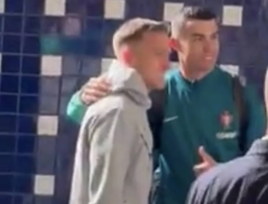 Piotr Zieliński e Cristiano Ronaldo