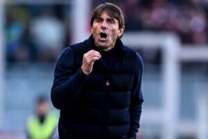 Conte non ha mai pensato di andar via da Napoli (Zazzaroni) item-thumbnail