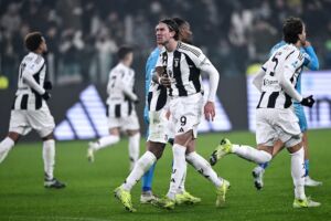 Juventus-Fiorentina, cori contro Vlahovic. L’arbitro Mariani ferma per un paio di minuti la partita item-thumbnail