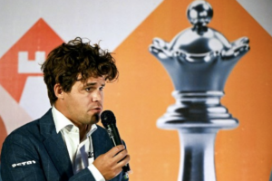 Scacchi, il fuoriclasse Carlsen espulso dal Mondiale per un paio di jeans (ma è una guerra di potere e di soldi) item-thumbnail