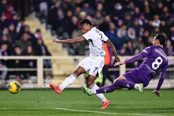 Neres tentazione fortissima, il Napoli tornerebbe al 4 3 3 e sfrutterebbe meglio McTominay (Gazzetta) Neres tentazione fortissima, il Napoli tornerebbe al 4 3 3 e sfrutterebbe meglio McTominay (Gazzetta)
