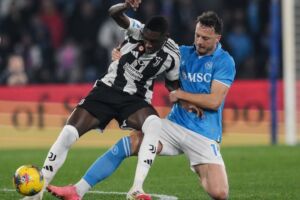 Napoli, le crepe in difesa preoccupano Conte: sette gol nelle ultime cinque partite (Repubblica) item-thumbnail