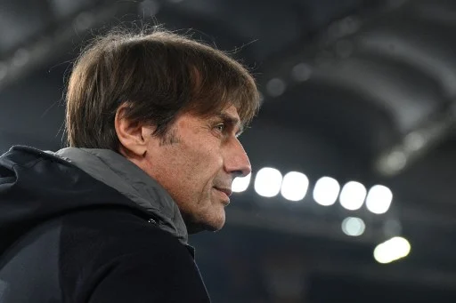 Conte: «Ad Arezzo pensavo di essere un allenatore, ma ho preso una mazzata sui denti e capito che dovevo studiare» Conte: «Ad Arezzo pensavo di essere un allenatore, ma ho preso una mazzata sui denti e capito che dovevo studiare»