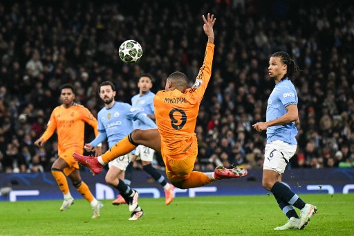 Nella vita devi essere come un tifoso del Real Madrid, anche se non lo sei: credici sempre, abbi fede (El Paìs) Nella vita devi essere come un tifoso del Real Madrid, anche se non lo sei: credici sempre, abbi fede (El Paìs)