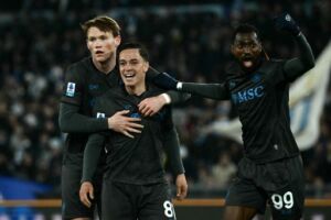 Napoli, contro il Como di nuovo il 3-5-2 con Olivera in vantaggio su Spinazzola per recuperare (Sky) item-thumbnail