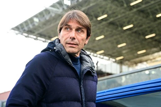 conte napoli o juve il tecnico sa che mai lasciare la strada vecchia per quella nuova stampa