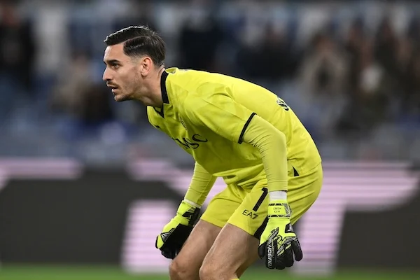 Meret, il rinnovo è cosa fatta. Sarà sempre lui il portiere del Napoli, 2,5 milioni a stagione (Fabrizio Romano) Meret, il rinnovo è cosa fatta. Sarà sempre lui il portiere del Napoli, 2,5 milioni a stagione (Fabrizio Romano)