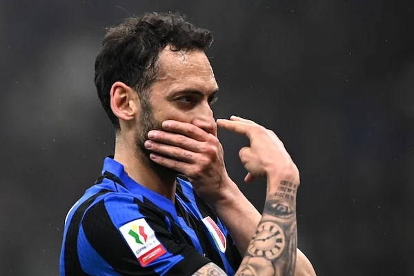 Calhanoglu sarà il primo ma non l’ultimo a lasciare l’Inter (Libero)