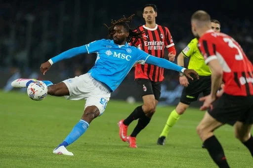 Anguissa non soddisfatto economicamente dal rinnovo (unilaterale) esercitato dal Napoli: Galatasaray e Fenerbache in pressing