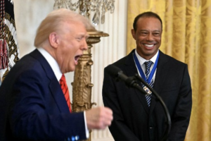 Tiger Woods entra nella famiglia Trump e grazie all’amore il presidente vuole guidare il golf mondiale (Telegraph) item-thumbnail