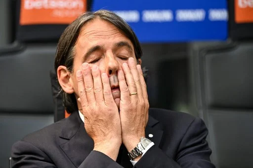 È la seconda volta che Simone Inzaghi getta uno scudetto (la Gazzetta è impietosa) È la seconda volta che Simone Inzaghi getta uno scudetto (la Gazzetta è impietosa)