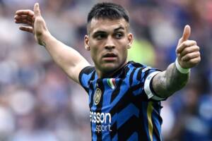 Lautaro, elongazione ai flessori della coscia: in dubbio per la semifinale di ritorno contro il Barcellona item-thumbnail