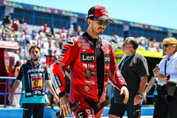 Bagnaia parla, la Ducati è costruita per Marquez: «A lui piace il sottosterzo, io fatico molto di più» Bagnaia parla, la Ducati è costruita per Marquez: «A lui piace il sottosterzo, io fatico molto di più»