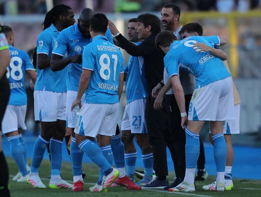 Lecce Napoli 0 1, sofferenza eterna al via del Mare ma Raspadori la risolve. Rileggi qui la partita. Lecce Napoli 0 1, sofferenza eterna al via del Mare ma Raspadori la risolve. Rileggi qui la partita.