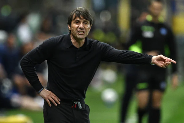 Conte: «Mi dà fastidio non poter essere in panchina per la partita decisiva per lo scudetto» Conte: «Mi dà fastidio non poter essere in panchina per la partita decisiva per lo scudetto»