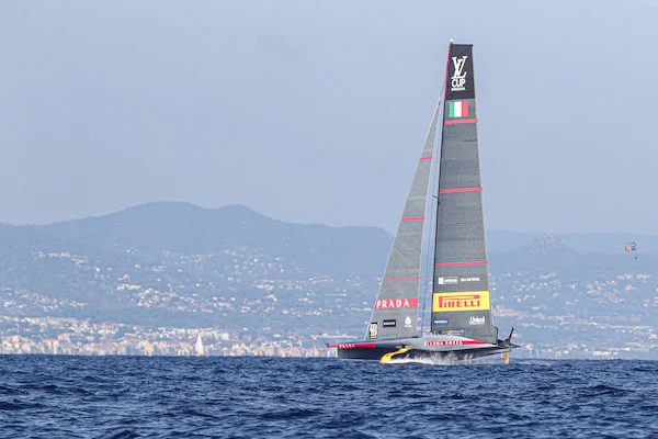 La protesta di Coroglio, la rivolta dei residenti che promettono manifestazioni durante l’America’s cup La protesta di Coroglio, la rivolta dei residenti che promettono manifestazioni durante l’America’s cup