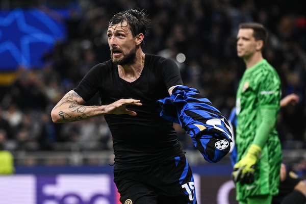 Acerbi nuovo da Ilnapolista.it acerbi è il nuovo materazzi la classe operaia porta l inter in finale di champions 43 al barcellona