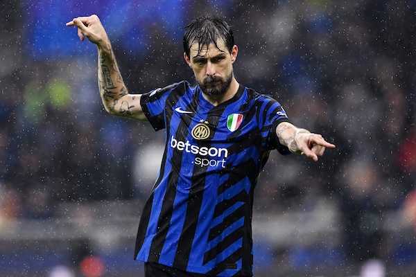 Kroos: «Per la mia villa tra un sistema di allarme e un pastore tedesco, scelgo Acerbi» Kroos: «Per la mia villa tra un sistema di allarme e un pastore tedesco, scelgo Acerbi»
