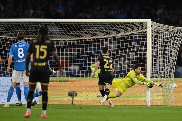 il napoli non è arretrato dopo il secondo gol ma ha subito reti che di solito non prende da Ilnapolista.it il napoli non è arretrato dopo il secondo gol ma ha subito reti che di solito non prende