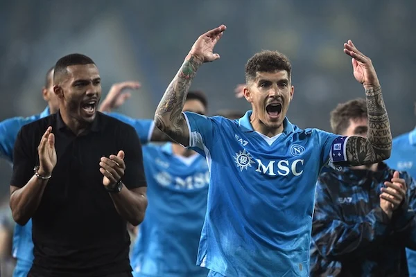 Pagelle – Tu sei Pedro e su questa pietra… Il primo scudetto del Napoli arrivò con due pareggi Pagelle – Tu sei Pedro e su questa pietra… Il primo scudetto del Napoli arrivò con due pareggi