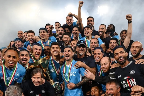 Perché il Napoli potrebbe vincere due scudetti di fila? Perché ha imparato dai propri errori (Athletic) Perché il Napoli potrebbe vincere due scudetti di fila? Perché ha imparato dai propri errori (Athletic)
