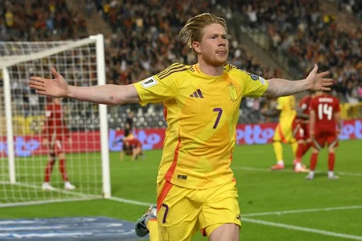 De Bruyne salva il Belgio e si avvicina al Napoli come sa fare lui: con un gol decisivo (VIDEO) De Bruyne salva il Belgio e si avvicina al Napoli come sa fare lui: con un gol decisivo (VIDEO)