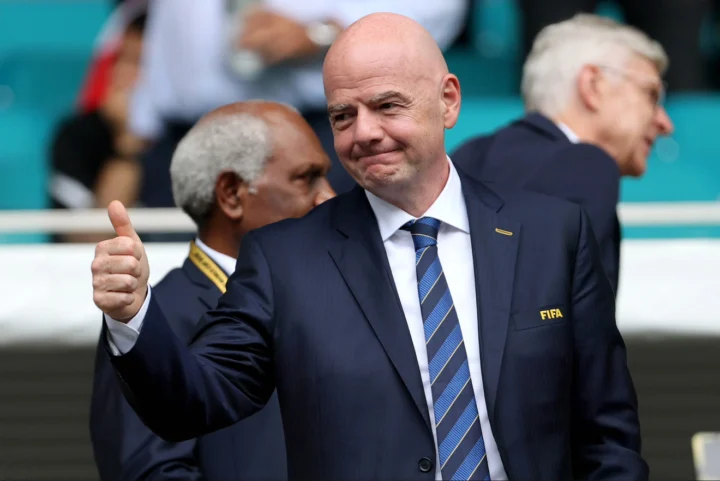 Mondiale per club infantino calciomercato pausa