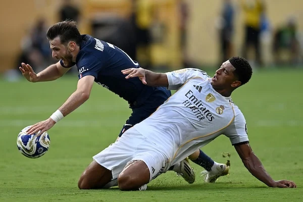 a calcio si gioca troppo fifpro gli ultimi due palloni d8217oro hanno ritirato il premio da infortunati non 232 un caso