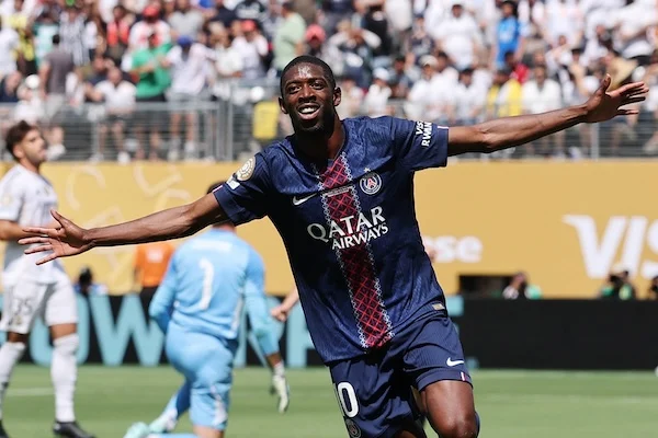 Dembélé era considerato pigro e ritardatario, oggi aggredisce gli avversari come prede (Guardian) Dembélé era considerato pigro e ritardatario, oggi aggredisce gli avversari come prede (Guardian)