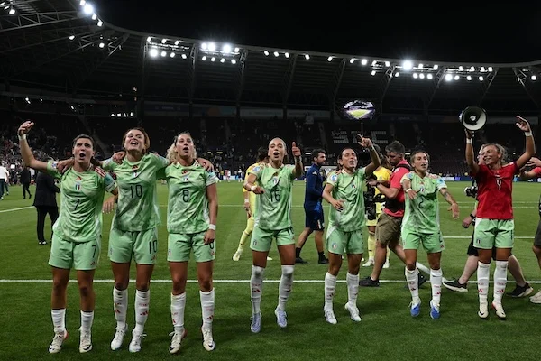 Nell’Italia femminile mancano le individualità importanti, ma la coesione è la vera forza (So Foot)