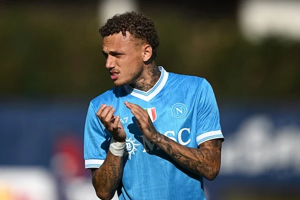 Lang: «Il mio obiettivo è far divertire i tifosi e la squadra quando ho palla. Lavorare con Conte è bello» Lang: «Il mio obiettivo è far divertire i tifosi e la squadra quando ho palla. Lavorare con Conte è bello»