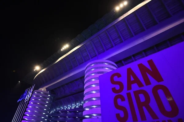 Svendita San Siro, a Milano i professoroni in aiuto di Milan e Inter (per loro vale appena 73 milioni, sì come no) Svendita San Siro, a Milano i professoroni in aiuto di Milan e Inter (per loro vale appena 73 milioni, sì come no)