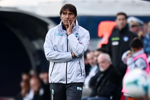 Montolivo: «Il Napoli è avanti a tutte per la continuità in panchina, Conte ha la stessa rabbia di sempre» Montolivo: «Il Napoli è avanti a tutte per la continuità in panchina, Conte ha la stessa rabbia di sempre»