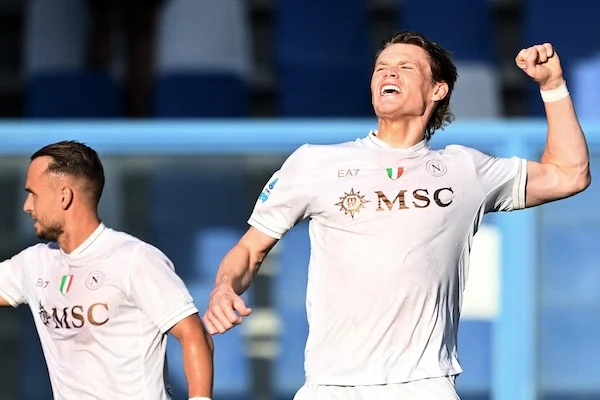 McTominay e De Bruyne 007 con licenza di svariare e segnare: il Napoli passeggia 2 0 a Sassuolo McTominay e De Bruyne 007 con licenza di svariare e segnare: il Napoli passeggia 2 0 a Sassuolo