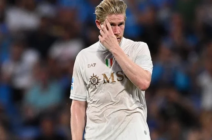 De Bruyne stroncato dai tifosi belgi: «La migliore azione è stata la sostituzione». Ma la sua maglia va a ruba De Bruyne stroncato dai tifosi belgi: «La migliore azione è stata la sostituzione». Ma la sua maglia va a ruba