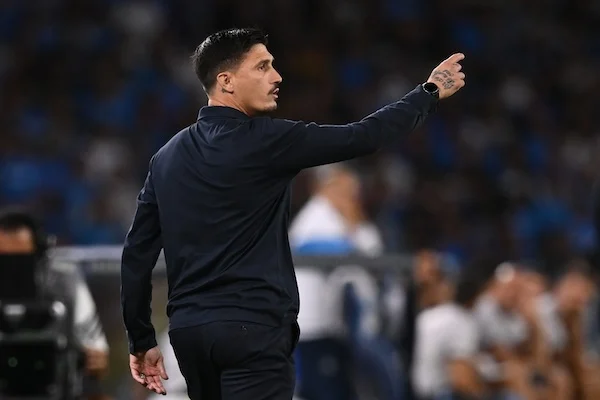 Il Cagliari ha giocato col 5 5 0. Diamo un nome alle cose: ha fatto catenaccio (Gazzetta) Il Cagliari ha giocato col 5 5 0. Diamo un nome alle cose: ha fatto catenaccio (Gazzetta)
