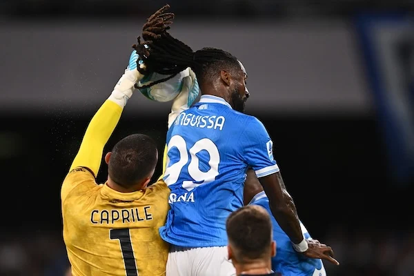 Napoli, i tre punti sono la cosa positiva di stasera. I fab four hanno fatto fatica Napoli, i tre punti sono la cosa positiva di stasera. I fab four hanno fatto fatica