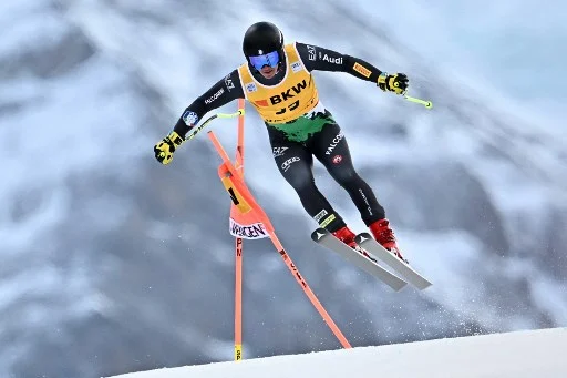 La discesa libera ormai è uno sport estremo. Vale la pena morire per centesimi di secondo? (Süddeutsche)