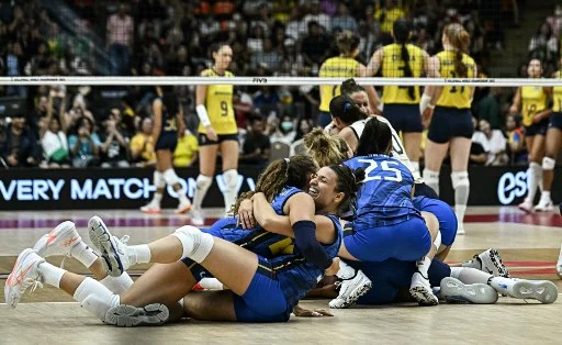 L’Italvolley femminile soffre ma è in finale ai Mondiali: battuto il Brasile al tie break L’Italvolley femminile soffre ma è in finale ai Mondiali: battuto il Brasile al tie break