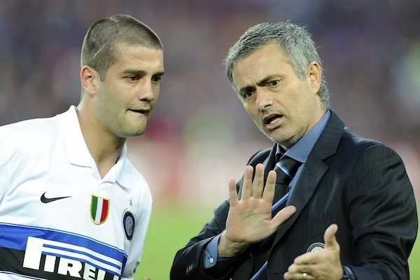 Se l’Inter perde con la Juventus, esonerano Chivu e richiamano Mourinho? Se l’Inter perde con la Juventus, esonerano Chivu e richiamano Mourinho?