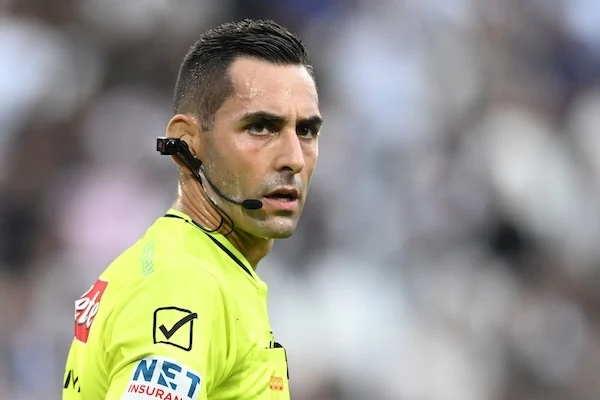 damascelli incorona gli arbitri come i veri protagonisti della serie a da Ilnapolista.it damascelli incorona gli arbitri come i veri protagonisti della serie a
