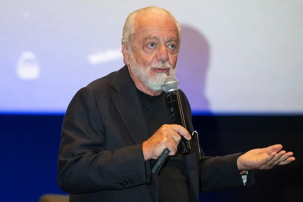De Laurentiis: «Vorrei avere a Napoli la casa che ho a Roma ma non si può fare, mi vengono a scrivere sotto»