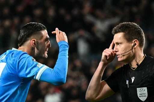 Lucca, 35 milioni per il sostituto di Hojlund finché non tornerà Lukaku. Il Napoli non ha badato a spese per accontentare Conte Lucca, 35 milioni per il sostituto di Hojlund finché non tornerà Lukaku. Il Napoli non ha badato a spese per accontentare Conte