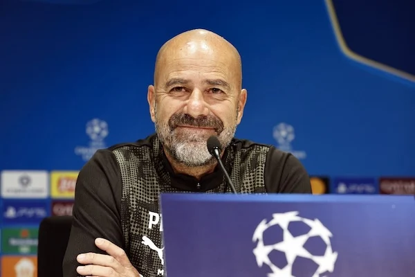 Bosz: «Invidio la capacità di Conte di adattare il gioco a difesa a cinque, a tre o a quattro» Bosz: «Invidio la capacità di Conte di adattare il gioco a difesa a cinque, a tre o a quattro»