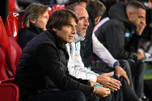 Napoli, il 6 2 dal Psv somiglia al 5 0 subito dall’Inter col Psg: almeno quella era una finale di Champions (Gazzetta)
