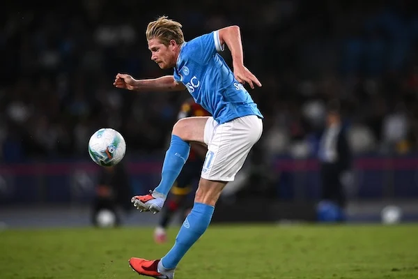 Pagelle – C’è un Napoli con De Bruyne e uno senza. C’è un Hojlund con De Bruyne e uno senza
